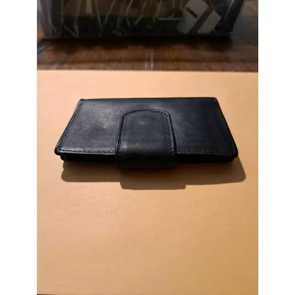P&Y Black Leather Bifold Wallet Snap Closure ID Window Card Slots Unisex